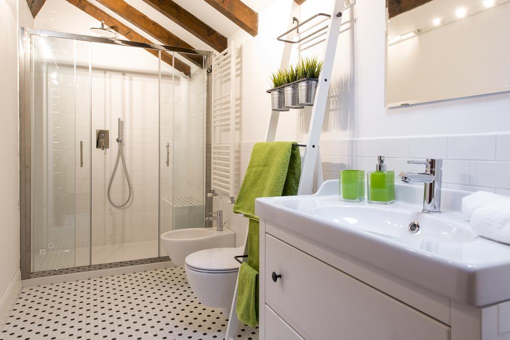 Suite Home Milano Fiera Exterior photo