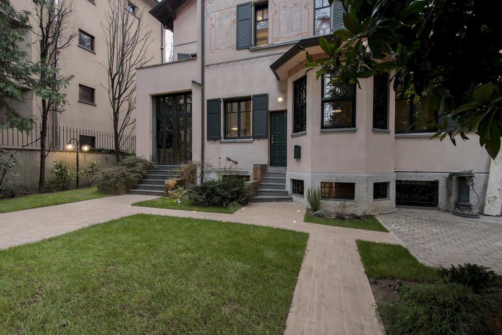 Suite Home Milano Fiera Exterior photo
