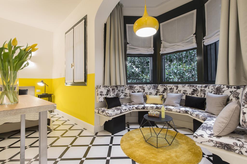 Suite Home Milano Fiera Exterior photo